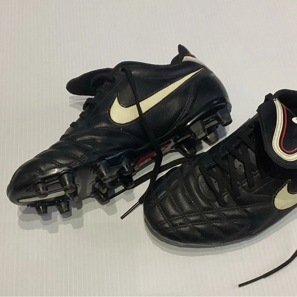Nike Tiempo Legend lll FG Size 7.5 US Woman’s Black Soccer Cleats 385397-016 - Picture 8 of 11